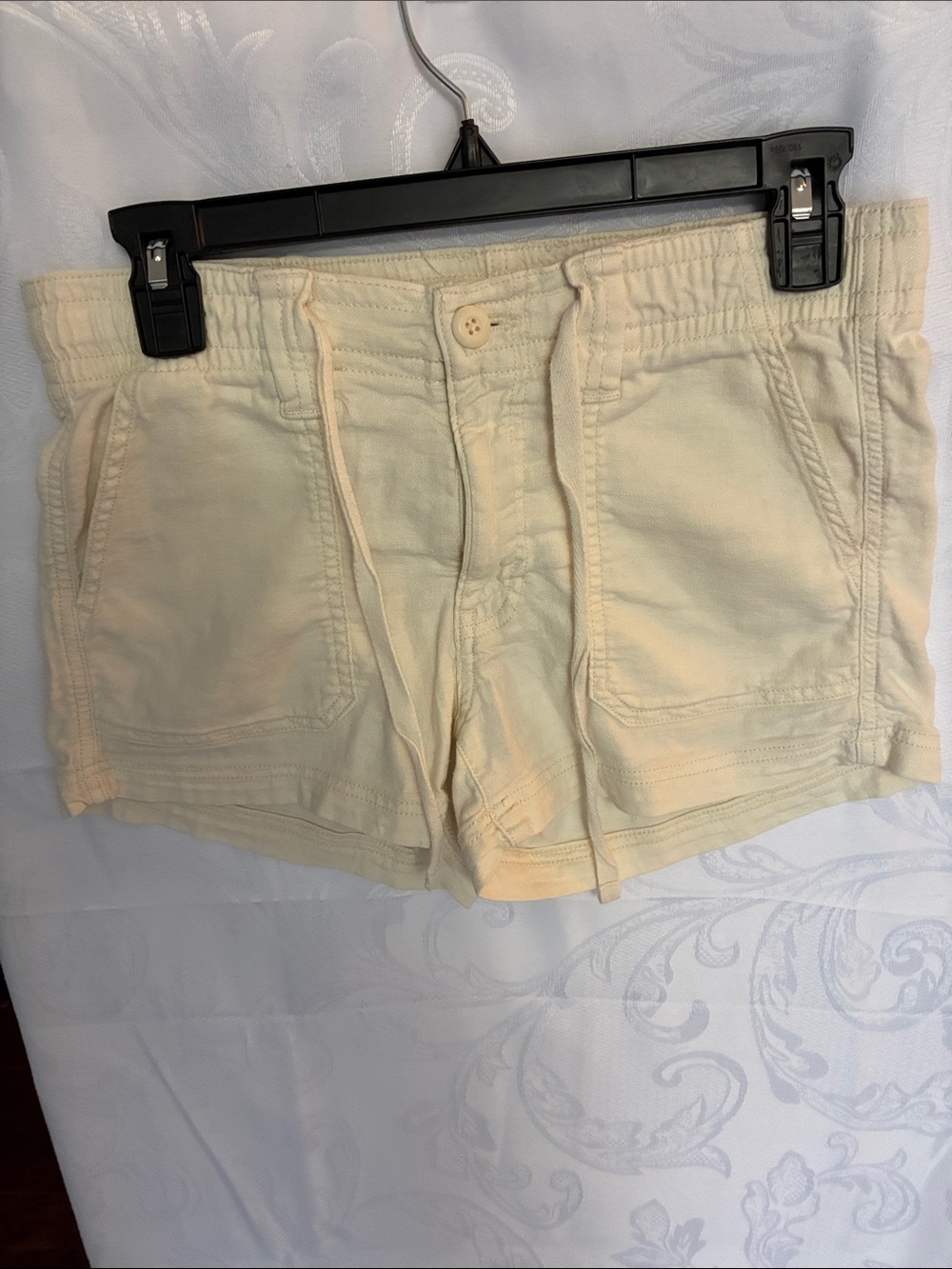 American Eagle Outfitters Cream Drawstring Cargo Shorts